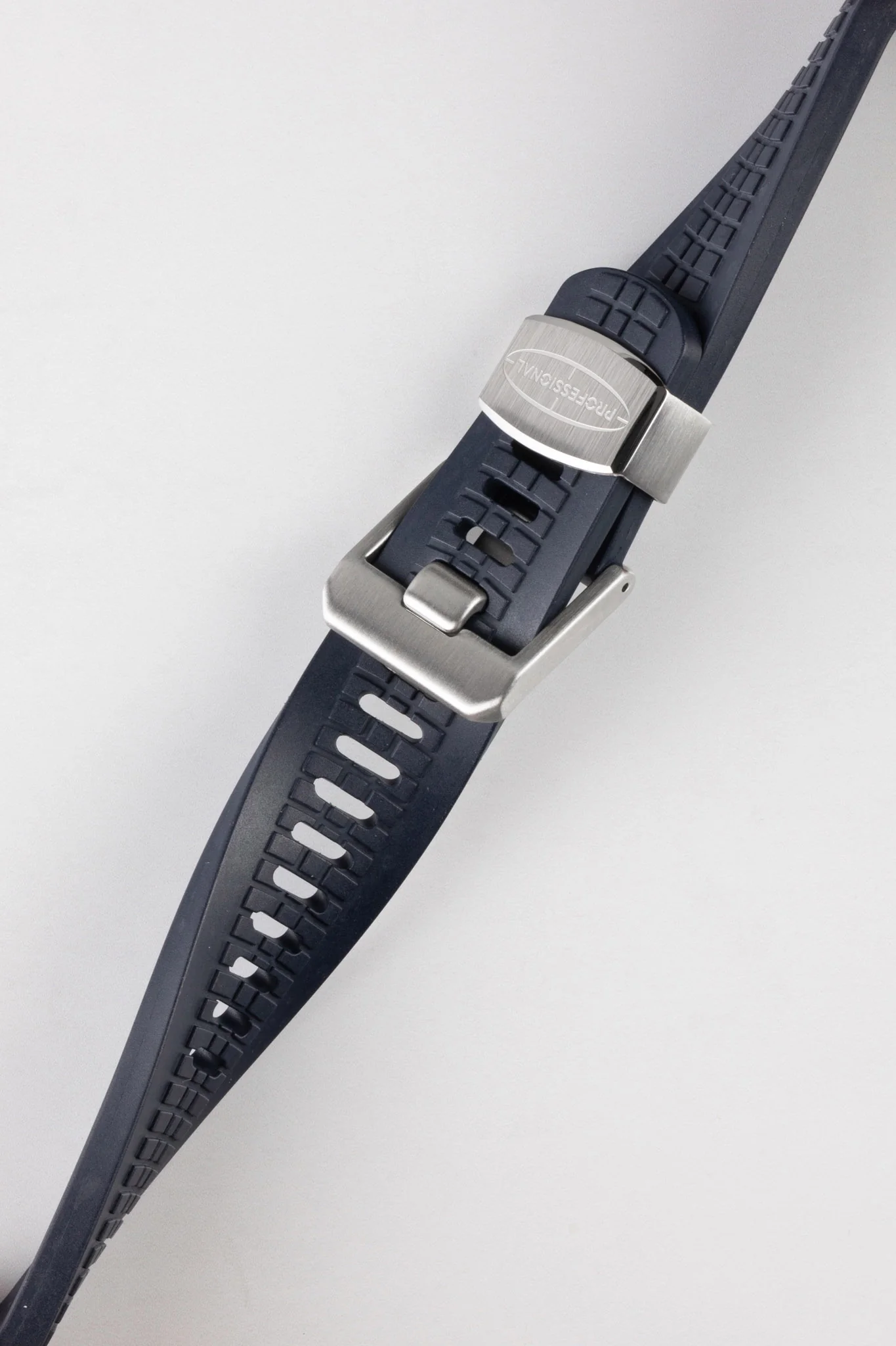 CRAFTER BLUE CB11 'Aquanaut' Rubber Watch Strap for Seiko 5 Sports Series – DARK BLUE - Image 3