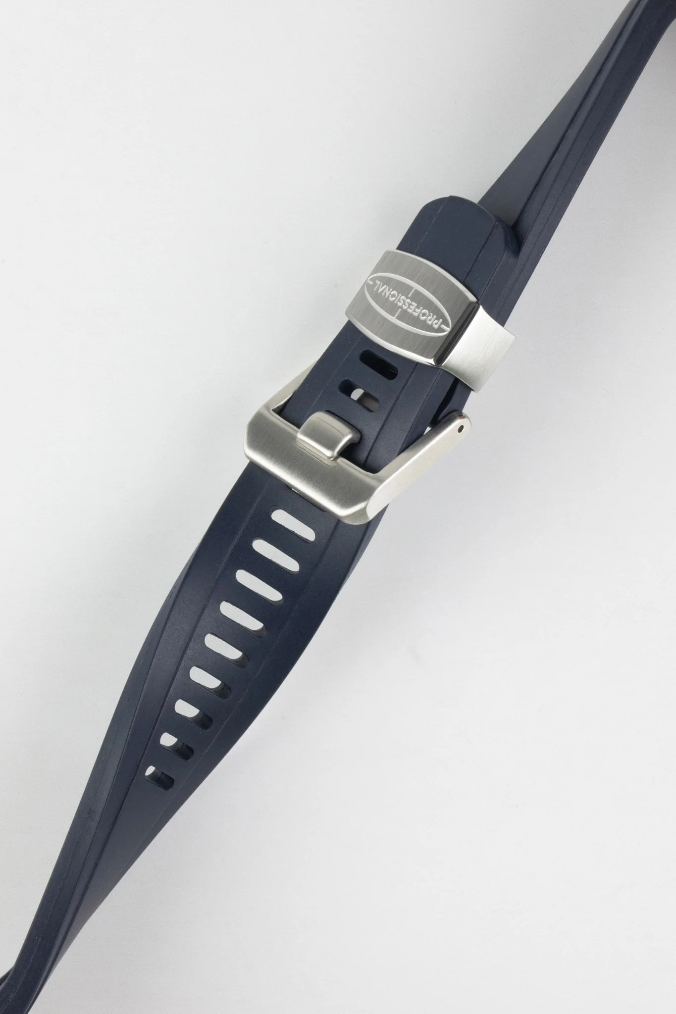 CRAFTER BLUE CB10 Rubber Watch Strap for Seiko SKX Series – NAVY BLUE with Rubber & Steel Keepers - Image 4