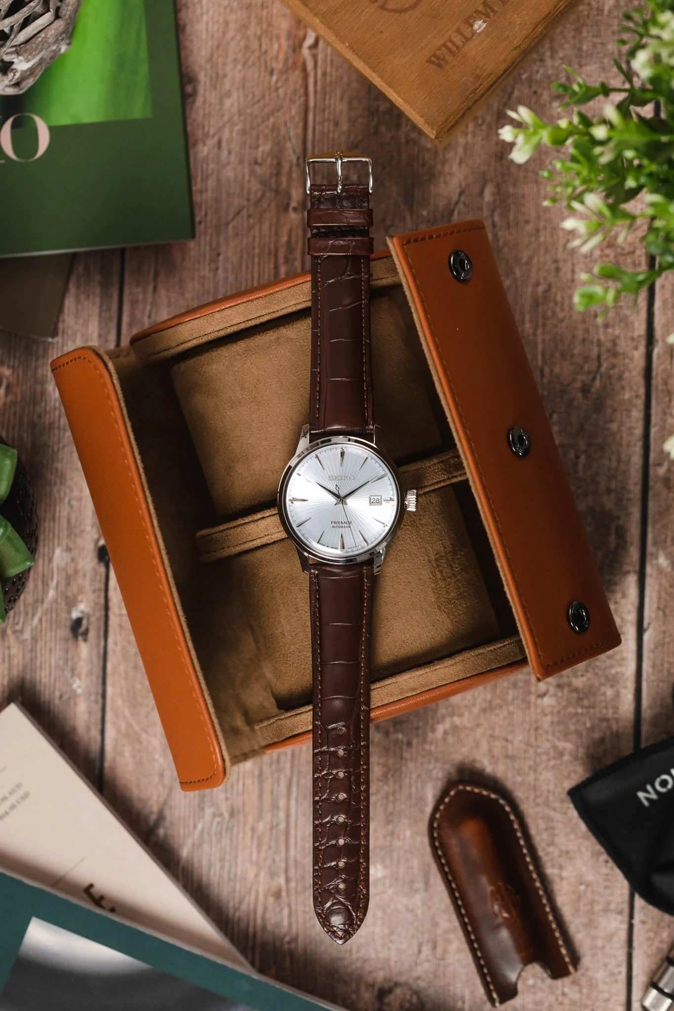 Hirsch GENUINE Louisiana Alligator Quick-Release Watch Strap in BROWN - Image 6